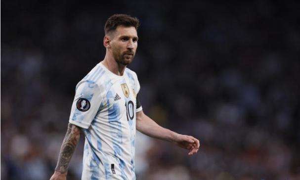 史上第一位敢拿资本家“开刀”的总统，罗斯福在位时期用以工代赈的名义进行劫富济贫，靠强硬手段把资本家驯服的很乖巧